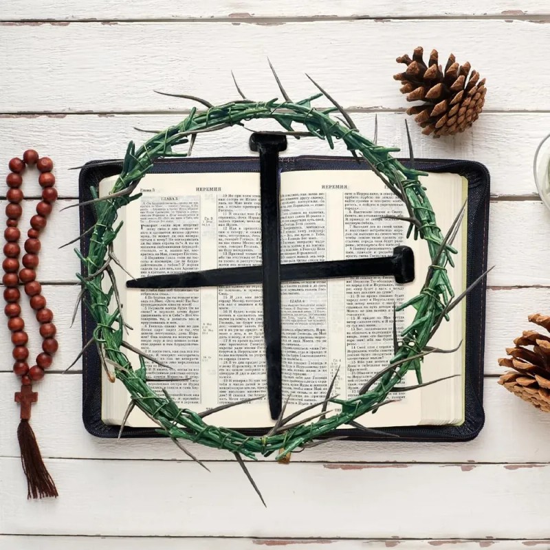 Corona de Espinas Plástico Verde Para Decoración y Semana Santa