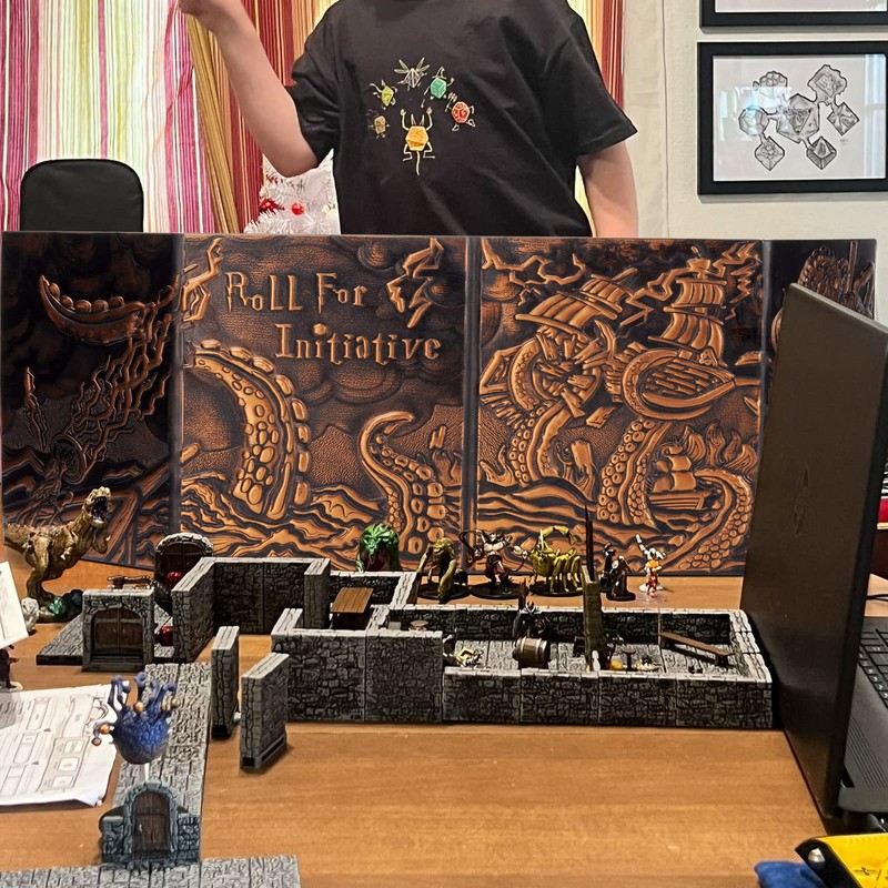 CZYY DND Dungeon Master Screen Four-Panel with Pockets, Faux Leather