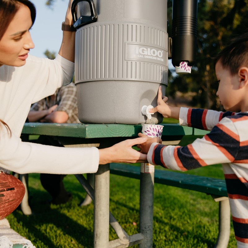 Igloo 5 Gallon Portable Sports Cooler Water Beverage Dispenser with