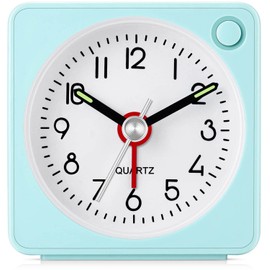 Jisile Analogue Alarm Clock, Classic Analogue Travel Alarm Clock with Snooze Function and Light, Mini Alarm Clock, Compact Size, Alarm Clock No Ticking, Quiet Quartz Movement, Easy to Use