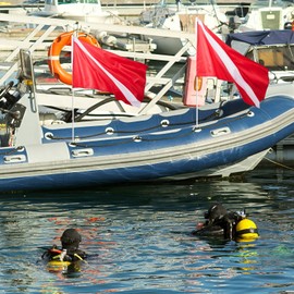 2 Pcs Dive Flag for Boat Scuba Diving Flag 3 x 5 ft Diver Down Flag Outdoor Scuba Diver Flag Polyester Banner Float Legal Size Boat Flag for Buoy Water Swim Snorkeling Spearfishing Freediving, Red