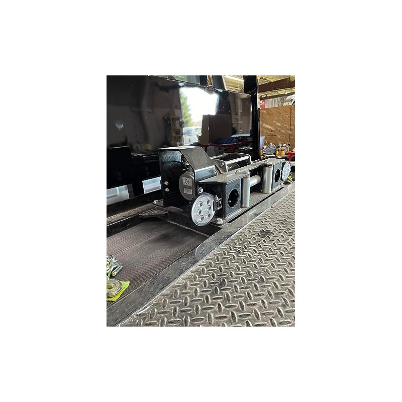 Maxxima MWL-28 6 LED Round Work Light 1,200 Lumens