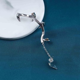 Allereya Vintage Devil Claw Ear Cuff Earrings Dragon Claw Ear Climber Earrings Gothic Claw Cartilage Ear Wrap Earrings Jewellery for Women and Girls (Silver)