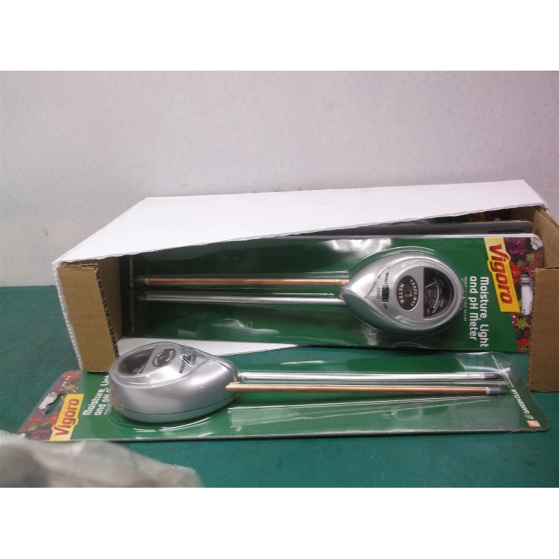Vigoro case of 6 Vigoro Silver Moisture Light/pH Meter -