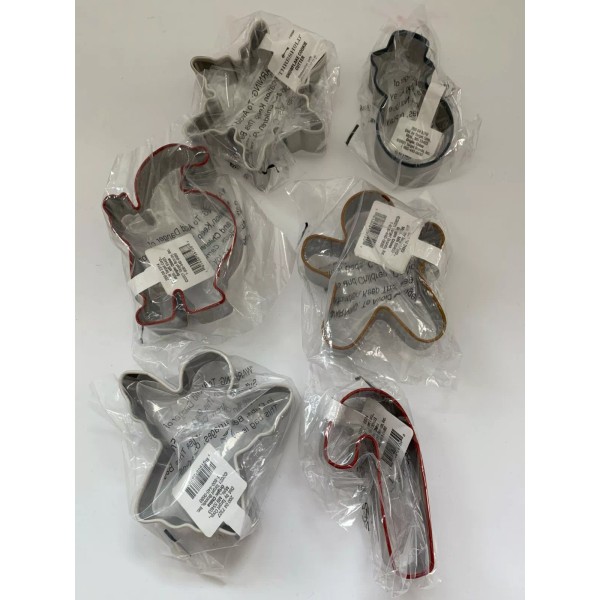 Target 6 Threshold CHRISTMAS COOKIE CUTTERS NEW Santa Gingerbread Man