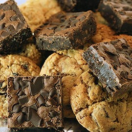 Poppie's Dough Fresh Baked Fudge Brownies and Soft Baked Cookie Tray Box (18 Pieces)