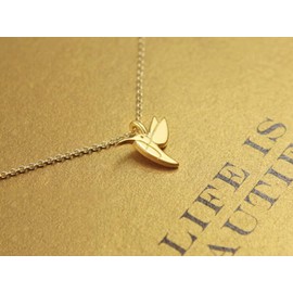 ALRNBY Gold Necklace for Women Dainty Charm Necklace Gold/Silver Starfish Key Compass Humming Bird Drop Pendant Necklace Friendship Necklace Best Friend Sister Daughter Birthday Graduation Christmas Jewelry Gift Life is A Beach (Gold Bird)