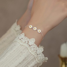 LOVPEPY Daisy Flower Bracelet to Daughter, S925 Silver Cute Elegant 3 Daisies Chain Bracelet, You Are My Sunshine Sunflower Bracelet, Mother's Day Graduation Friendship Jewelry Gifts