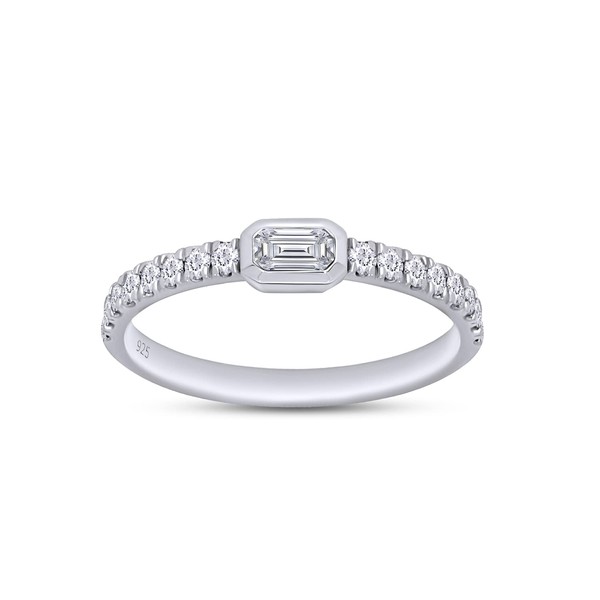 Wishrocks 1/2 Carat Emerald & Round Cut Moissanite Diamond Bezel