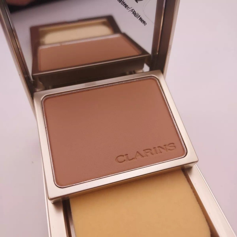 Clarins Everlasting Compact Foundation .3oz 114 CAPPUCCINO