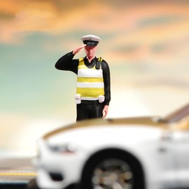 SOUFORCE 1/87 Scale Scene Props Figure Traffic Police Man with Salute Gesture Tiny People Action Figure Model