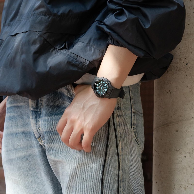 Citizen Q&Q VP84-852 Men's Analog Wristwatch, Waterproof to 10 ATM,