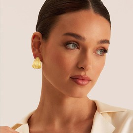 Chunky Gold Textured Earrings for Women Seashell Stud Earrings Ocean Trendy Jewelry