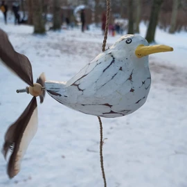 ART-CRAFT Seagull Wind Chime with Feather Propeller with 3 Decorative Seagulls Wooden Animal Figures as Maritime Decoration, Balcony Decoration or Garden Decoration