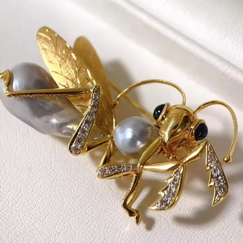 Women’s Pearl Mantis Brooch, Gold‑Tone Pave Zircon Insect Lapel Pin