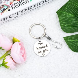 SHTALHST Couples Keychain,Fishing Keychain for Him Her,Hooked on You Couple Gift for Boyfriend Girlfriend