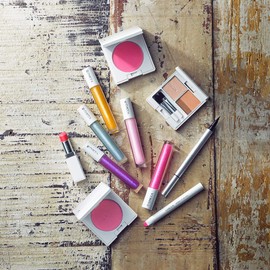 CHICCA Kikka Mesmeric Lip Line Stick 13 Vivid Blue Pink Lip Liner