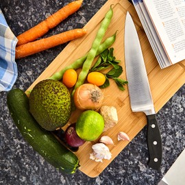 bambuswald© Bamboowald Ecological Bamboo Chopping Board in S to XL with Draining Channel, Professional & 100% Environmentally Friendly Kitchen Board for Meat, Vegetables and Cheese, Small