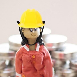 VOSAREA Pack of 6 Mini Protective Helmet Dolls - Plastic Mini Helmet Cuddly Toy Construction Site Helmet for Doll Miniature Toy Helmet Construction Hat Protective Helmet - 2 Colours, assorted colours