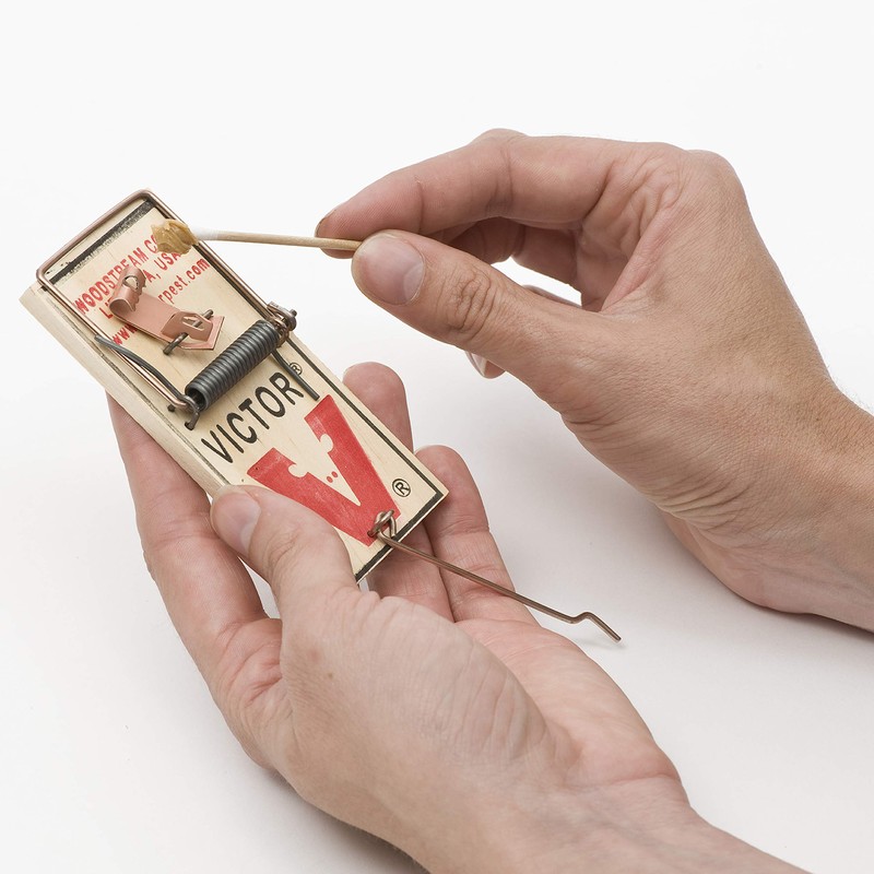 Victor M158-4 Metal Pedal Mouse Trap, 32 Traps