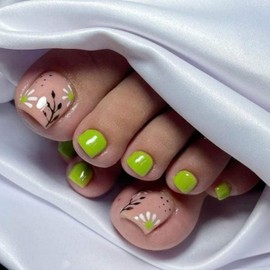 24pcs Press on Toe Nails Short Square Fake Toe Nails Green Acrylic ToeNails with Flower designs Stick on Toenails Full Cover Summer False Toenails Press ones for Women Reusable Manicure