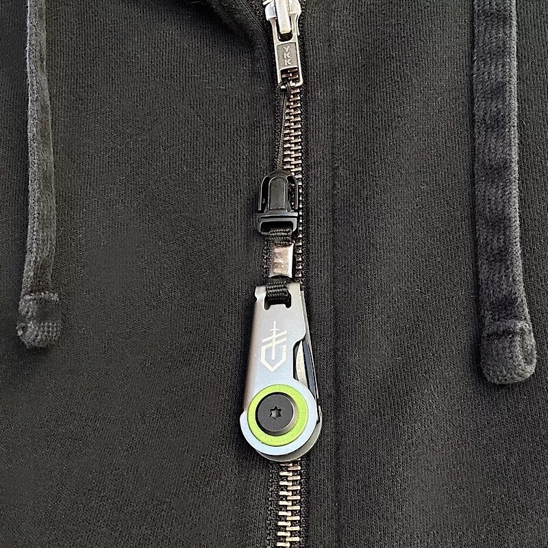 GERBER GDC Zip Blade Knife - Attaches to Zipper Pull