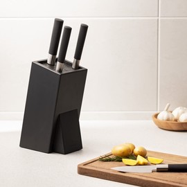 Navaris Universal Knife Block Holder - Rubber Wood Stand with Bristles to Fit Different Sizes of Knives - Angled Design, 9.8" x 5.9" x 4.1’" - Black