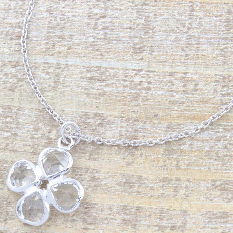 Jewelry Shop M m3067 Clear Clover Pendant