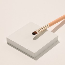 THE TOOL LAB 211 Lip & Concealer Brush - THE TOOL LAB 211 Lip & Concealer Brush