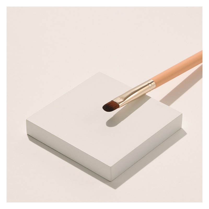 THE TOOL LAB 211 Lip & Concealer Brush - THE