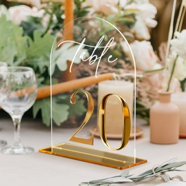 HOODO - Tarjetas de acrílico de arco transparente para boda de 1 a 20 con soportes, acrílico arqueado de 5 x 7 pulgadas con oro 3D, tarjetas de lugar de espejo dorado transparente 3D para recepción de