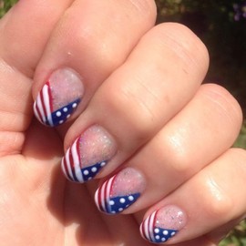 Independence Day Press on Nails Short Square 4th of July Fake Nails Red Blue White Stripe French Tip False Nails With Glitter Designs Full Cover Glue on Nails Acrylic Patriotic July Nails 24Pcs