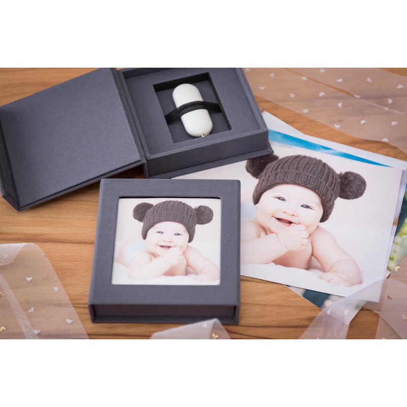 USB Box for 1 USB Flash Drive with Picture Window.
