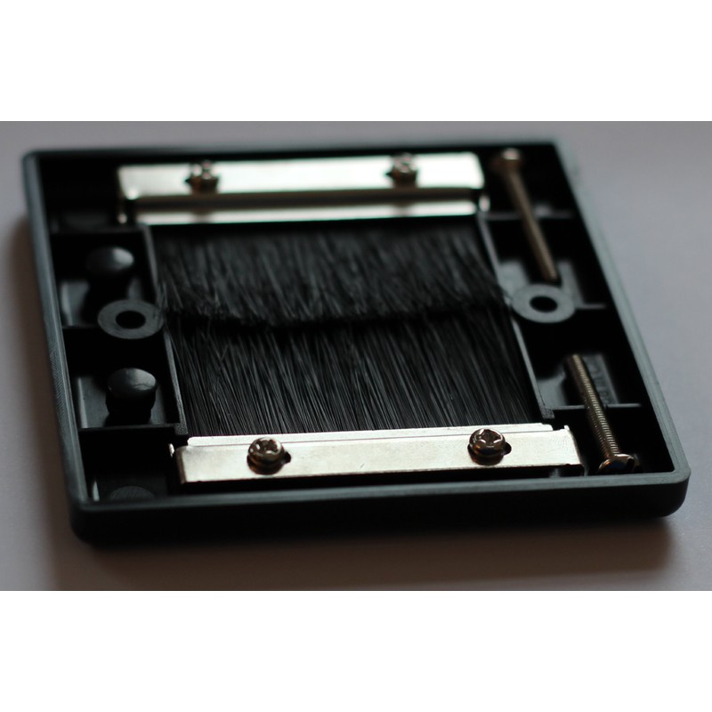 electrosmart Black Single Gang Brush Strip Wallplate/Wall Plate/Faceplate Cable Tidy