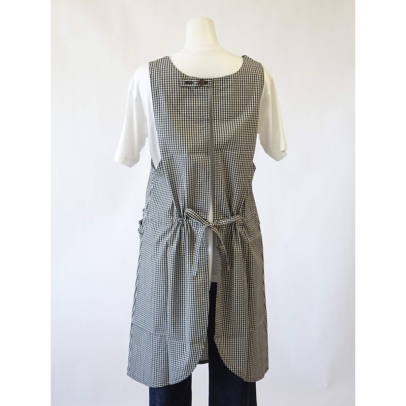 Atsuko Matano 28361 Popular Brand Apron with Embroidered Flowers on