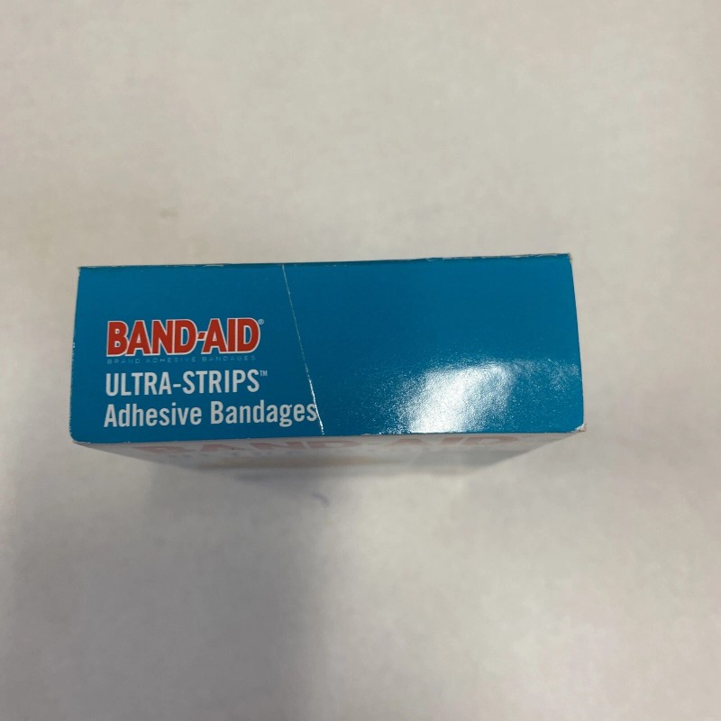 BAND-AID ( 2 ) Band-Aid Ultra - Strips 20 assorted