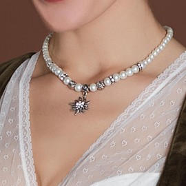Heimatflüstern Costume Necklace Rhinestone Edelweiss Small & Pearls – Women's Pearl Necklace, Dirndl Necklace for Oktoberfest, Costume Jewellery Crystal Stone Edelweiss for Costume Blouse and Leather