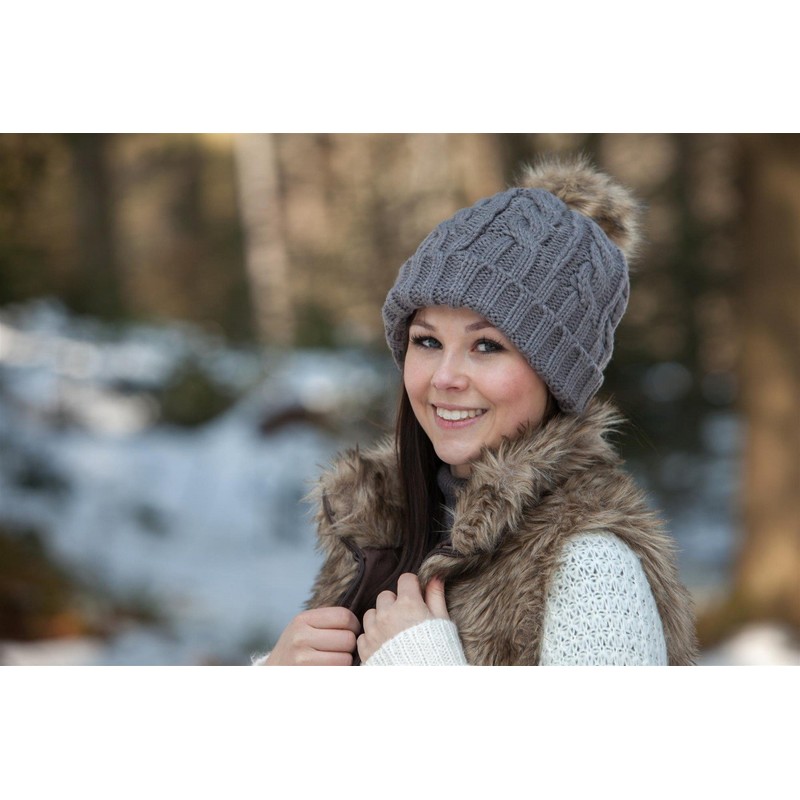 styleBREAKER Cable Pattern Bobble Hat, Knitted Hat with Fur Bobble