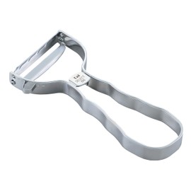 KAI Universalschäler - T-Schäler aus Edelstahl mit Klinge 5 cm / Griff 9 cm - Sparschäler Schäler für Gemüse Obst Kartoffelschäler Spargelschäler, Silber