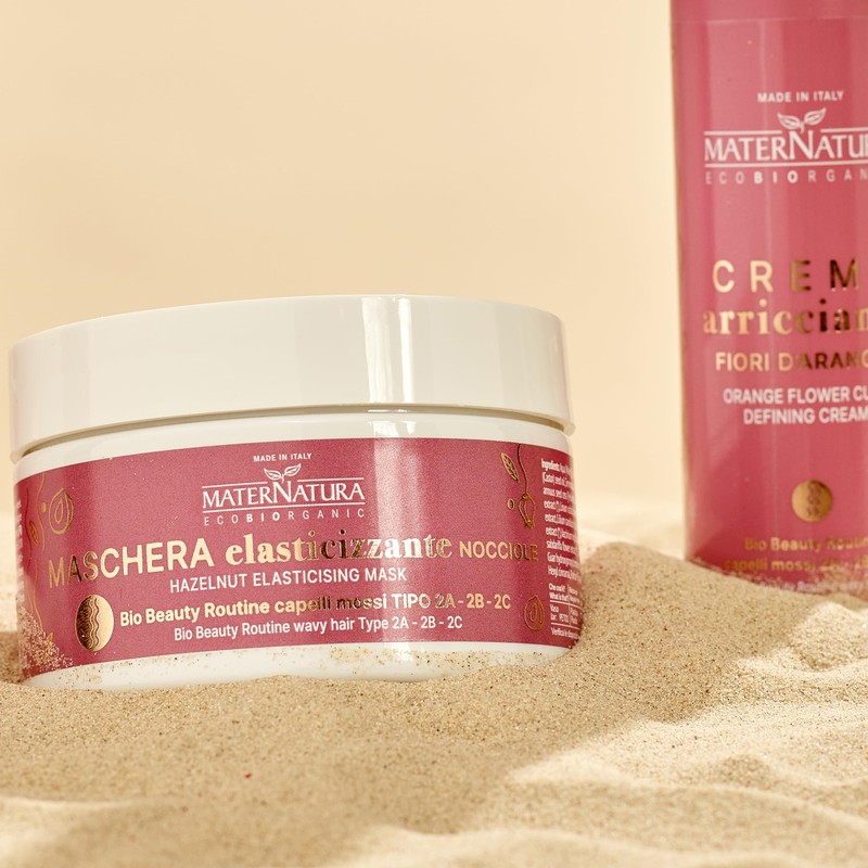 Maternatura Maschera Elasticizzante Capelli Mossi alle Nocciole, azione idratante -