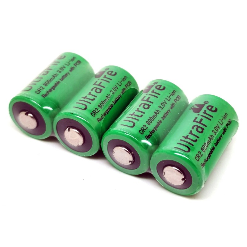 UltraFire 4x 800mAh 3.0V Rechargeable Battery + 1x Charger For