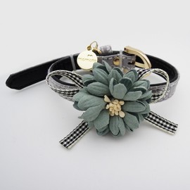 PetFavorites Collar de cachorro de gatito – Pajarita de flores para perros pequeños y niñas – Teacup Chihuahua Yorkie ropa de día festivo accesorios para disfraz de día festivo, tamaño ajustable de 22 a 28 cm, Verde claro, Neck Size: 8.7" - 11"