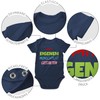 Geschenk mit Namen personalisiert by Shirtracer - Baby Bodysuit Boy