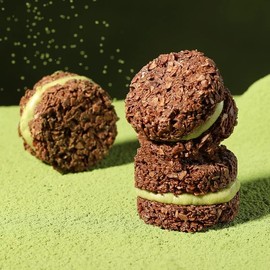 Matcha Flavor Cookie Crisp, Matcha Crispy Chocolate, Oatmeal Crispy Nougat Filling, Cocoa Chocolate Oatmeal, 4.6oz Baked Sandwich Cookies To Satisfy Your Cravings, Perfect Snack for Party