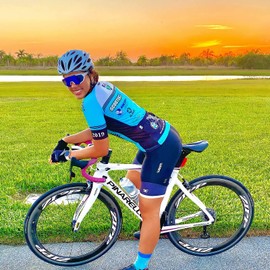 X-TIGER Cycling Glasses, Polarised Sunglasses, TR90 Superlight Frame with 3 or 5 Interchangeable Lenses, UV400 Protection for Men and Women, Glasses for Cycling, Skiing, Driving, Fishing, Running, Hiking, Sports (Jpc06-3)