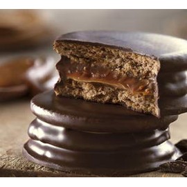 Milk caramel filled sandwich cookies covered in chocolate (Chocolate)