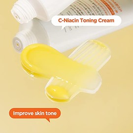 Isntree Crema Facial Iluminadora C-niacin Toning Cream - Coreana con 69% Espino Amarillo, Niacinamida y Vitamina C, Tono Uniforme, 50 Ml