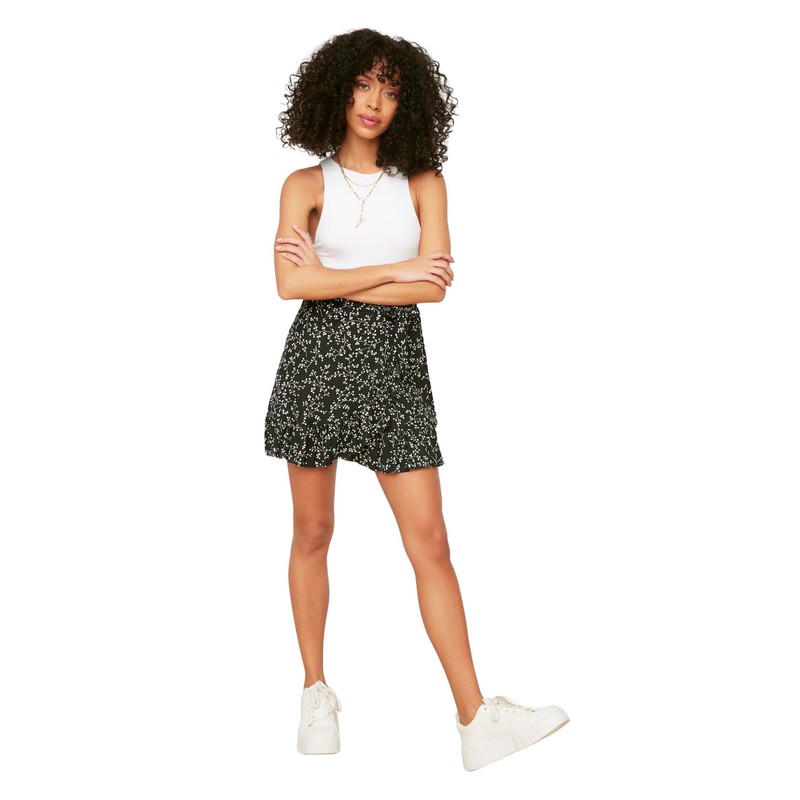 TRENDYOL Women's R Floral Pattern Knitted Skirt, black