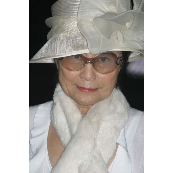 Coconut Grove Florida 11-27-04. Yoko Ono during the Care Resource