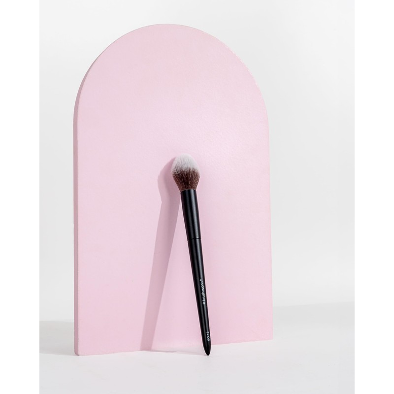 Brushworks No. 13 Highlight Brush